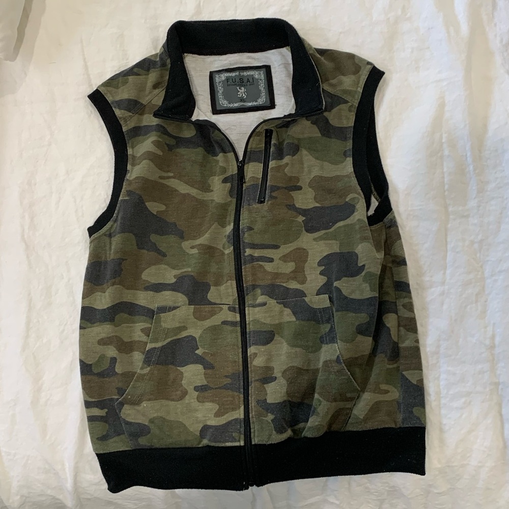 Fusai camo vest
